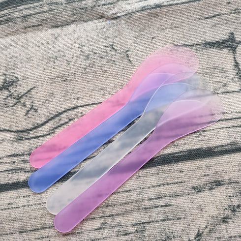 100 Pcs Plastic Cosmetic Mask Mixing Spoon Spatulas, Multicolor 5 Inch Face Mask Spoon for Cream Facial Skin Care Spoon...