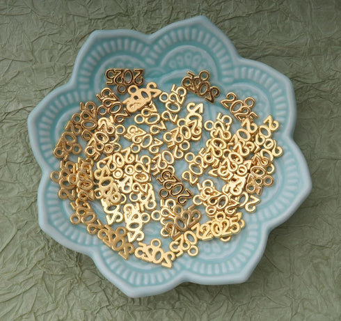 Ruwado 50 Pcs 2025 Year Jewelry Making Kits Metal Small Signet 1.4 x 0.9 cm Cute Kits for Bracelet Necklace Earring Keychain Crafting DIY Graduati...