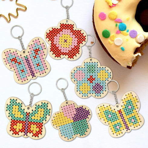 VKPI Wooden Cross Stitch Kits for Kids, Make Your Own 6 Cross Stitching Keyrings, Wood Sewing Kit, Arts & Crafts Butterfly, Flower Ornaments, Embr...