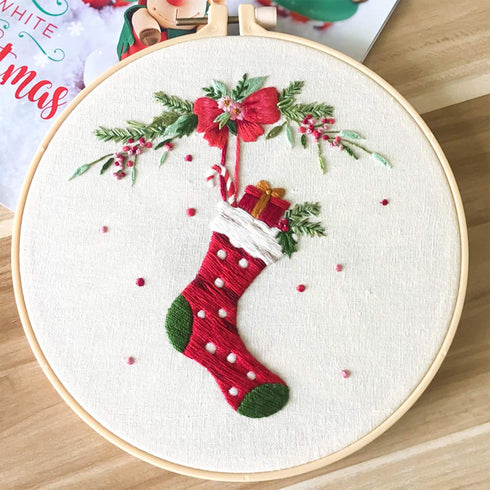 HaiMay 3 Sets Embroidery Starter Kit with Pattern and Instructions, Cross Stitch Kit Include 3 Embroidery Clothes with Christmas Pattern, 3 Bamboo...