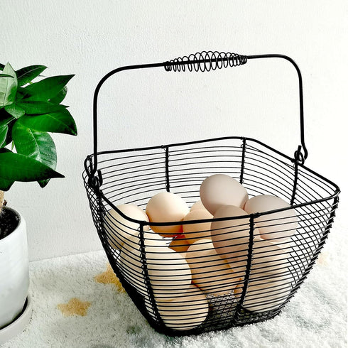 Black Square Wire Egg Basket For Fresh Egg with Handle,Famhouse Small Metal Egg Collecting Basket for Gathering Fresh Eggs Chicken Basket Decor fo...