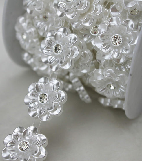 AEAOA 5 Yards 1" White Flower Pearl Rhinestone Chain Sew On Trims Wedding Dress Decoration (LZ96)...