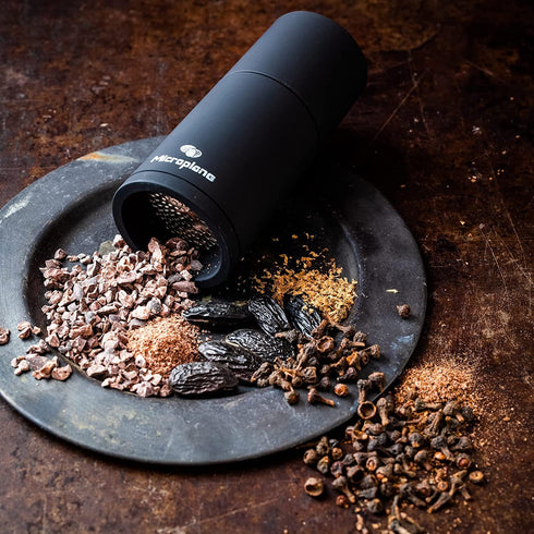 Microplane Manual Spice Mill - Cinnamon Grinder and Nutmeg Grater (Black)...