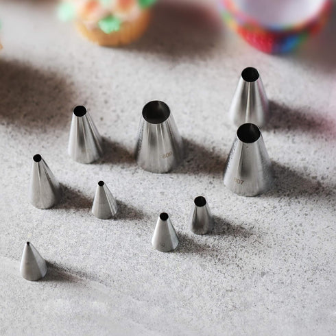 Round Piping Tip Set – 9 Stainless Steel Pastry Tips in Graduated Sizes with 20 Disposable Decorating Bags for Cupcakes, Cakes, Cookies, and Frost...