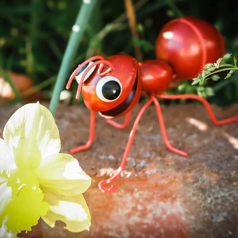 Trademark Innovations Metal Yard Art Outdoor Garden Patio Flower Pot Decor (Set of 4 Ants)...