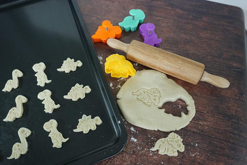 R&M Dinosaur Cookie Stamper, Baby Dinosaur Stamper, T-Rex, Stegosaurus, Triceratops, Brontosaurus, 2 Inch, 4 Piece Set, Assorted Colors...