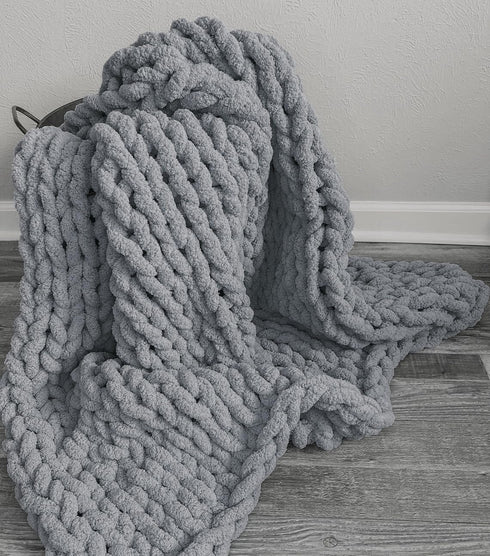Chunky Yarn? Chunky Chenille Yarn for Hand Knitting, Gray Chunky Plush Yarn for DIY, Extra Chunky Yarn for Hand Knit Blankets (30 Yards, 8 Ounces ...