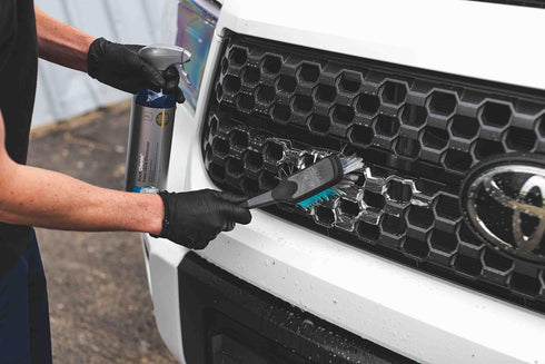 The Rag Company - ULTRA Wheel and Body Brush - Multi-Directional Soft Tip Bristles Safe for Wheels, Tires, and Body Panels on Cars, Trucks, and SU...