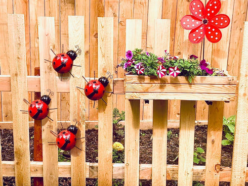 Metal Ladybugs Garden Wall Art Decor Cute Ladybugs Wall Sculptures & Statues Outdoor Decoration Yard Lawn Porch Fence Ornaments, Set of 4...
