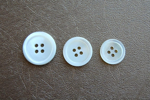 Shell Button (Trocas)Buttons 24pcs Set 13/16inch(20mm) X 6pcs, 3/4inch(18mm)X 6pcs, 9/16inch(15mm)X 12pcs, Optic White Color...