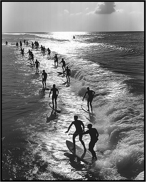 Posterizer 1 pcs-black and white vintage photo style art-surfing at the beach 1-Coastal & Nautical Art-Photography Art-Gift for Nature, Surfers an...