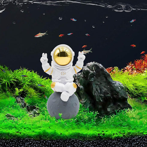 Astronaut Statue Fish Tank Decor, Resin Spaceman Small Fish Aquarium Decorations, Cute Mini Space Figure Ornament, Fish Tank Abstract Aesthetic De...