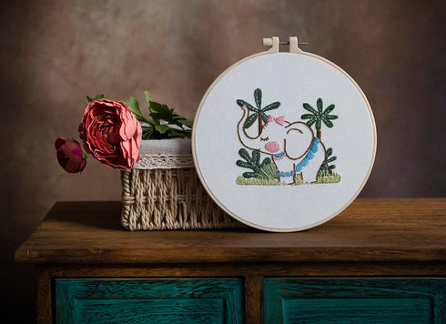 Ebherys Level 1 Embroidery Kits for beginners and adults, different animals pattern, 1set as a pack, inculde 1 hoop, instruction and enough thread...