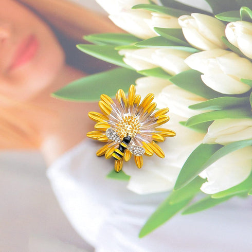Flowers Bee Daisy Brooch Pin, Yellow Sun Flower Brooch.Charm Daisy Collar Pin Coat Collar Brooch for Women Corsage Safety Pin...