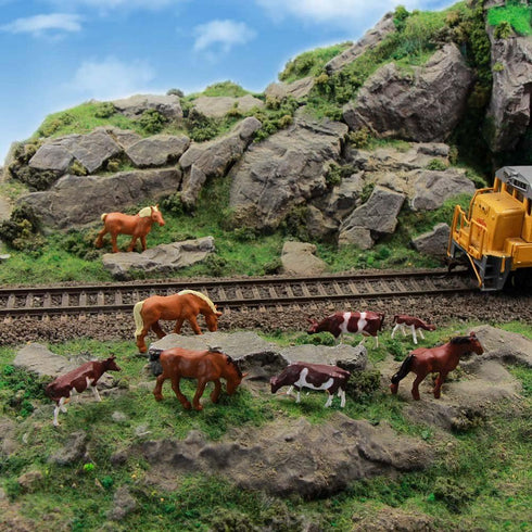 Farm Animals Figure Set,AN8706 36PCS 1:87 Well Painted Farm Animals Cows Horses Figures for HO Scale Model Train Scenery Layout Miniature Landscap...