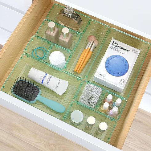 7 PCS Clear Plastic Drawer Organizers Set, 4 Size Desk Drawer Organizer Trays for Makeup, Jewelry, Kitchen Utensils, Gadgets and Office Accessorie...