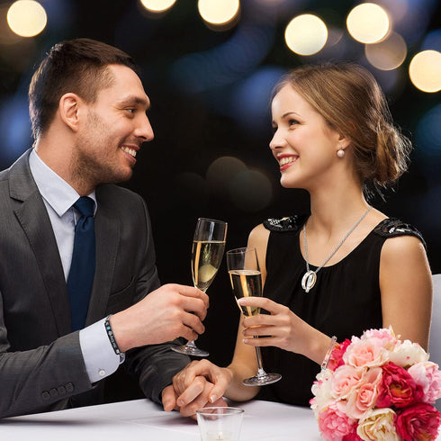 Hicarer 8 Pcs Couples Necklace Bracelet Matching Ong Distance Touch Necklace Her King His Queen I Love You Necklaces Jewelry Set for Bf Gf Women M...