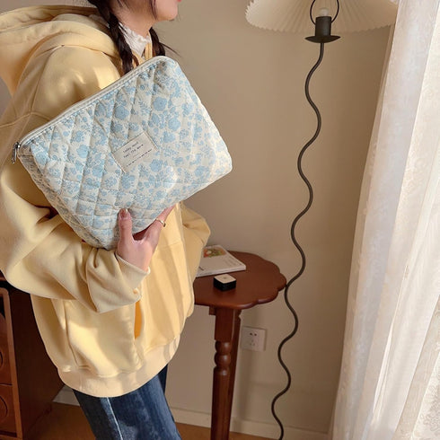 Kawaii Floral Makeup Bag Coquette Aesthetic Cosmetic Bag Large Travel Make up Organizer Cute Pouch Cotton Quilted Toiletry Bag for Women Girls Kaw...