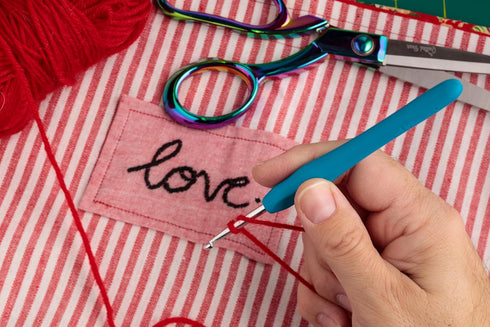 The Quilted Bear Crochet Hooks - Soft Grip Silicone Rubber Handle Crochet Hooks for Knitting & Crochet (6.5mm)......