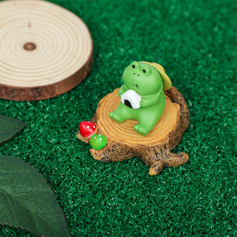 2pcs Miniature Frog Figurines, Funny Frog Desk Decor Cute Frog Sculpture Mini Frog Statue Collectibles Accessories for Outdoor Garden Small Deskto...