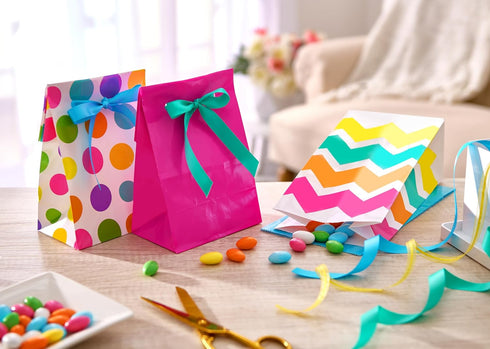 American Greetings 10" Small All-Occasion Goodie Bags, Spring Print (16-Count)...