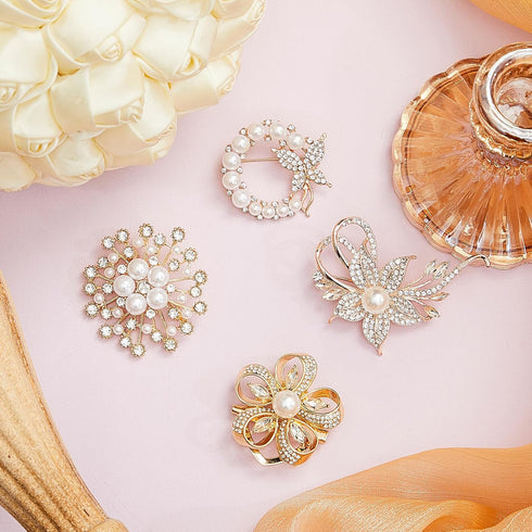 8 Pcs Rhinestone Flower Brooches for Women's Brooches Pins Pearl Snowflake Heart Brooch for Women Bridal Wedding Women's Brooches & Pins...