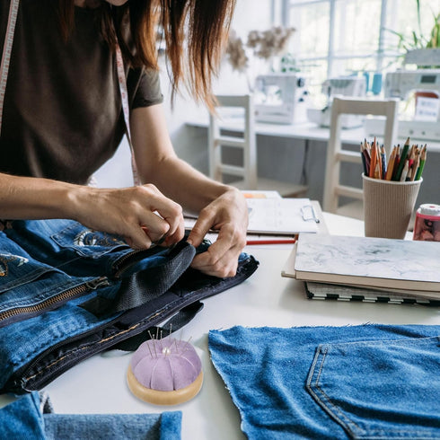 HARFINGTON Wooden Base Pin Cushion Japanese Style Cute Needle Holder Pincushions Round for Sewing Quilting Needlework DIY Crafts, Light Purple...