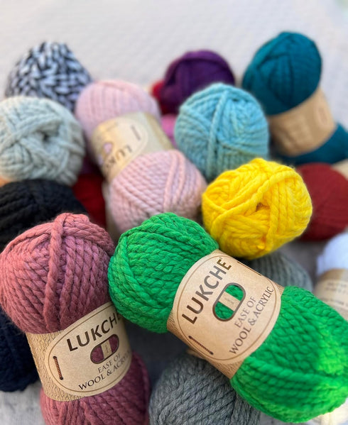 Wool and Acrylic Yarn 25% Wool - 75% Acrylic - 3,52 Oz - 65,6 Yds, Easy Thick and Fast Yarn, Soft and Super Bulky Weight #6 for Knitting, Crocheti...