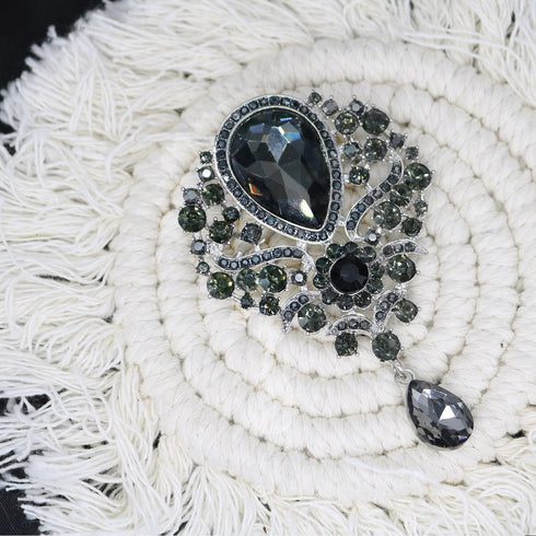 Retro Elegant Crystal Water Drop Brooches Pins Fashion Beautiful Created Rhinestone Flower Brooch Pin for Women Girl Party Dance Wedding Banquet G...