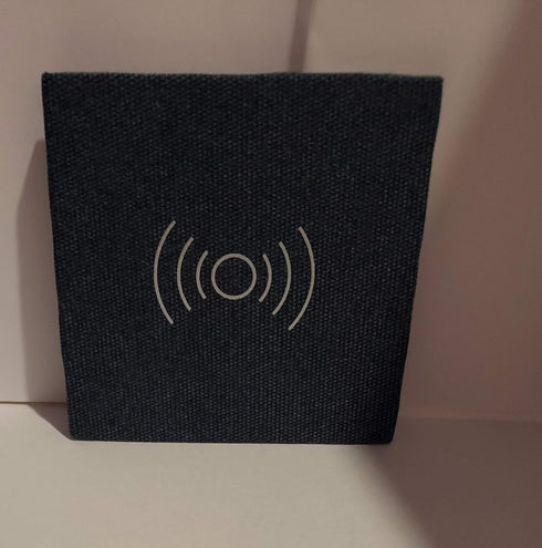 Clear Series Universal Very Fast Slim Wireless Charger (Navy)...