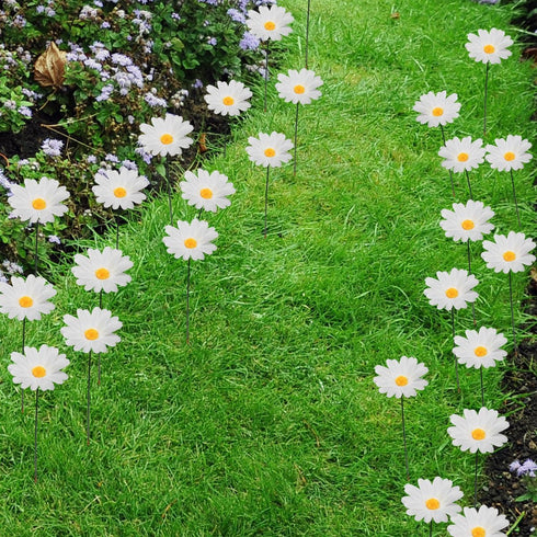 20 Pcs Daisy Garden Stakes Decormetal White Daisy Flower Garden Stakes Iron Crafts, Hand Forged Plant Pick Water Proof Metal Flower Stick Décor fo...