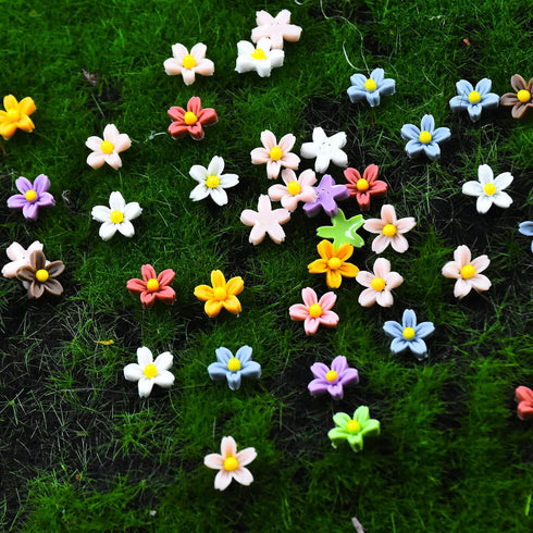 100PCS Mini Resin Daisy Flowers Dollhouse Mini Things Miniature Flowers for Crafts Tiny Things for Fairy Garden Dollhouse Micro Landscaping...