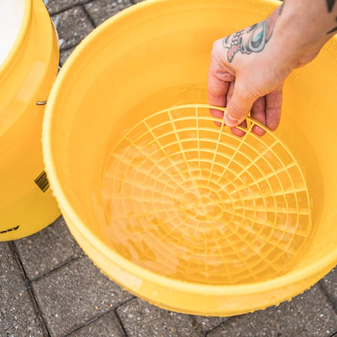 Meguiar's Yellow Bucket, Car Wash Bucket for Water and Suds - 3.5 Gallon...