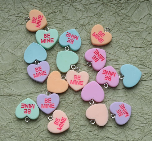 Ruwado 18 Pcs BE MINE Jewelry Making Kits Multi Color Heart Shapes Resin Accessories for DIY Jewelry Making Findings Keychain Necklace Bracelets E...