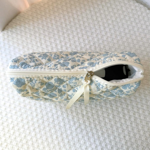 Makeup Bag Large Travel Quilted Cosmetic Makeup Bag Organizer, Floral Cotton Coquette Aesthetic Toiletry Bag for Women Girls (Blue Floral)...