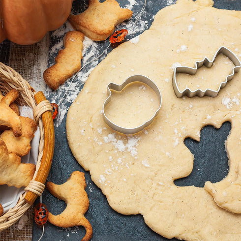 Halloween Cookie Cutter Set,7 Piece Stainless Steel Cookie Cutters for Baking...