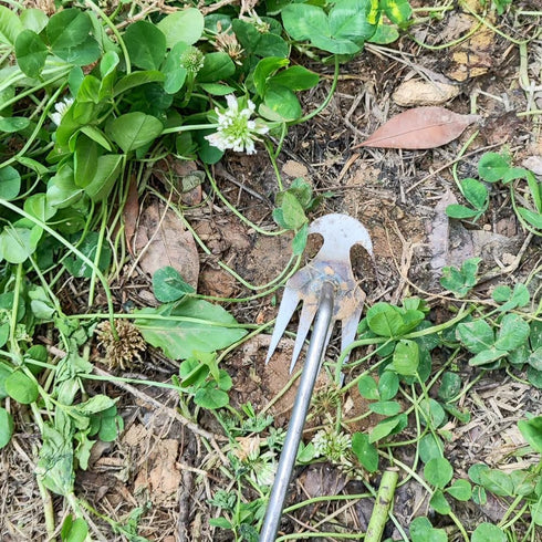 Garden Weed Pulling Tool, Handle Manganese Steel Forged 4 Teeth Dual Purpose Weed Puller, Lightweight Portable Garden Weeder Tool Uprooting Weedin...
