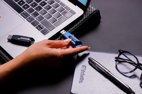 Verbatim Store 'n' Go V3 Max USB 3.0 Drive (49807), Black, Blue...