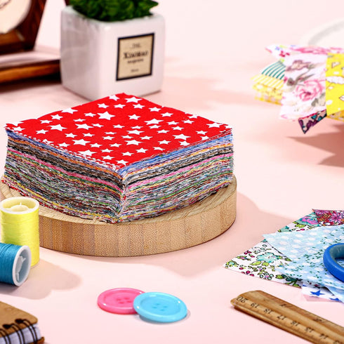 300 Pieces 4 x 4 Inches Cotton Fabric Bundle Precut Patchwork Fabrics Fat Squares Fabric Scraps Cotton Quilting Printed Floral Fabric Patchwork fo...