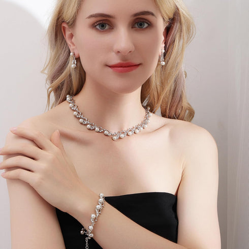 AILUOR Pearl Necklace for Women, Round Imitation Pearl Choker Necklace 20s Flapper Pearls Accessories for Gatsby Themed Party Dainty Beaded Choker...