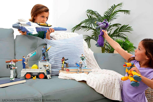 Mattel Disney and Pixar Lightyear Jr. Zap Patrol Izzy Hawthorne Action Figure, 12 Points of Articulation & Accessories, 5-in Scale...