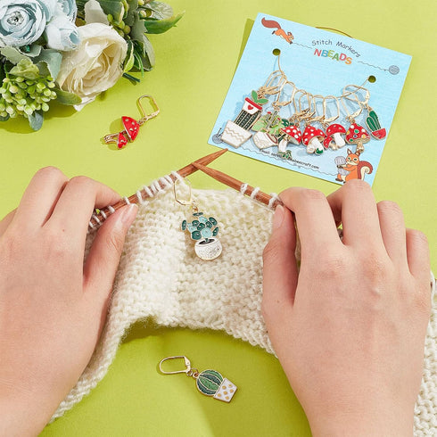 NBEADS 12 Pcs Plant Stitch Markers, Cactus Leaf Mushroom Alloy Enamel Crochet Stitch Marker Charms Locking Stitch Marker DIY Handmade Gift for Kni...