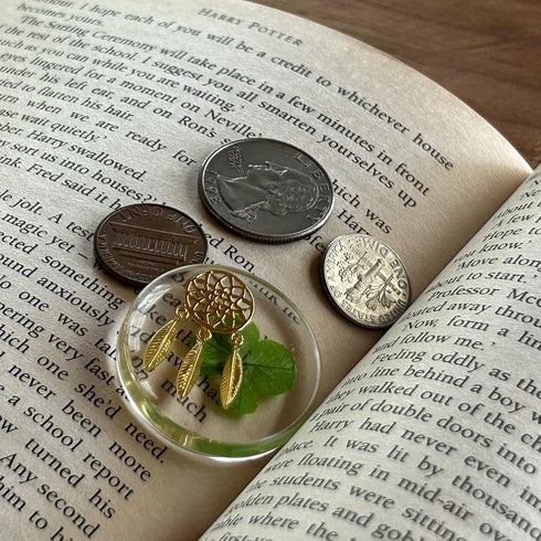 Real Four Leaf Clover Good Luck Pocket Token, Preserved, 1.25”, Including Metal Ornament (Dream Catcher)...