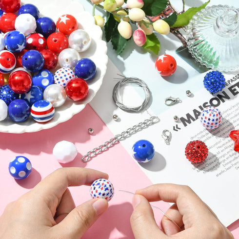 DanLingJewelry 50Pcs Random 20mm Acrylic Round Beads Independence Day Acrylic Beads Red White Blue Spacer Beads for Crafts Jewelry Making...