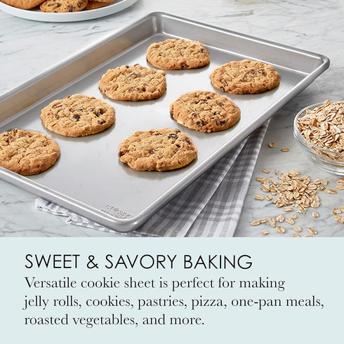 Chicago Metallic Commercial II Traditional Uncoated True Jelly Roll Pan, Make jelly rolls, cookies, pizza, one-pan meals, and more, 15-Inch by 10-...