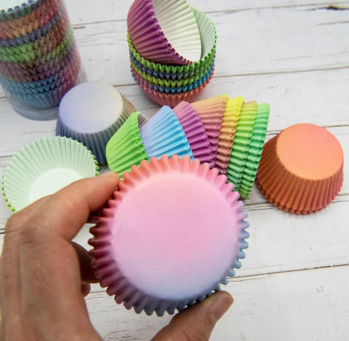 600 Pcs Cupcake Liners Standard Cupcake Cups 6 Style Cupcake Wrappers Papers Baking Cups for Party Celebration (6 Colors, 600 Pcs)...