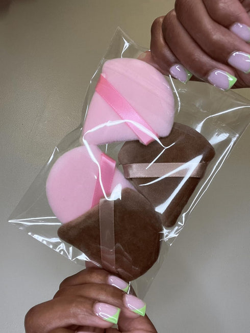 4PCS Triangle Setting Powder Puffs. Plush Velour/Velvet Fabric. Multi usage puff; to finish under eye makeup, contour, apply skincare, and foundat...