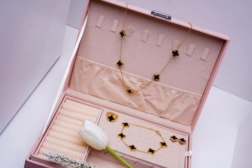 Clover Jewelry Set 18K Gold Plated Stainless Steel Necklace with Flower Design Four leaf clover for Women, Elegant Four Leaf Clover Necklace Flora...