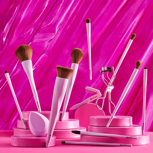 essence | Powder Brush | Long, Soft Bristles for Pressed & Loose Powder Makeup Application & Blending | Vegan & Cruelty Free...