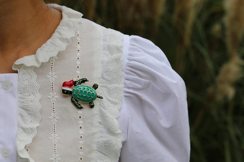 RareLove Cute Tortoise with Santa Hat Christmas Brooch Pin Enamel Brooches for Women Alloy Plated Holiday Gift...